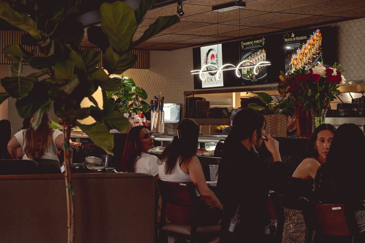 Interior at Tokyo Sushi (Photo by Jackie Tran)