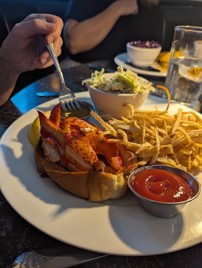 Lobster Roll at Kingfisher Bar & Grill (Photo by Jackie Tran)