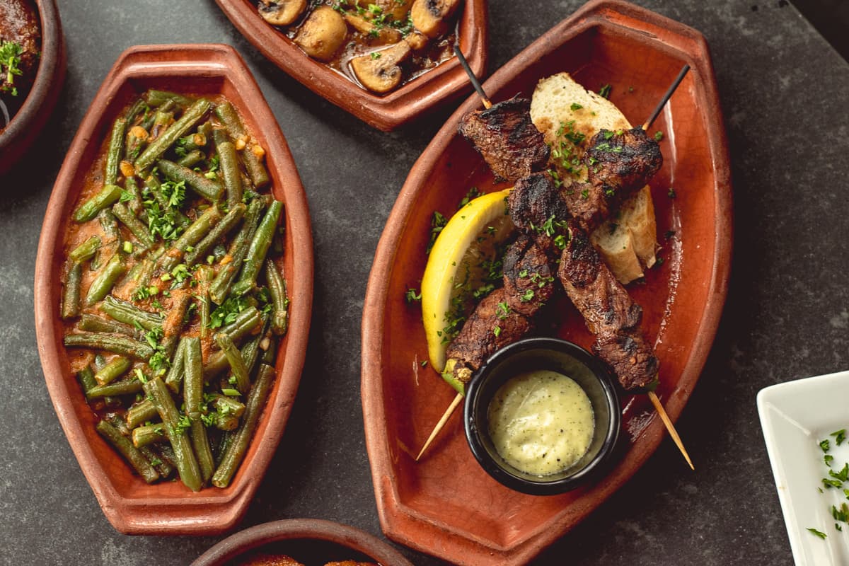 Andalusian green beans and beef pintxo at Basqueria (Photo by Jackie Tran)