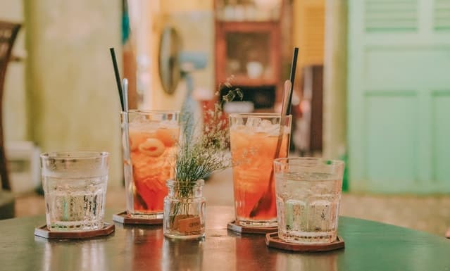 “A Decade of Divas Celebration” showcases canine-themed cocktails for a good cause