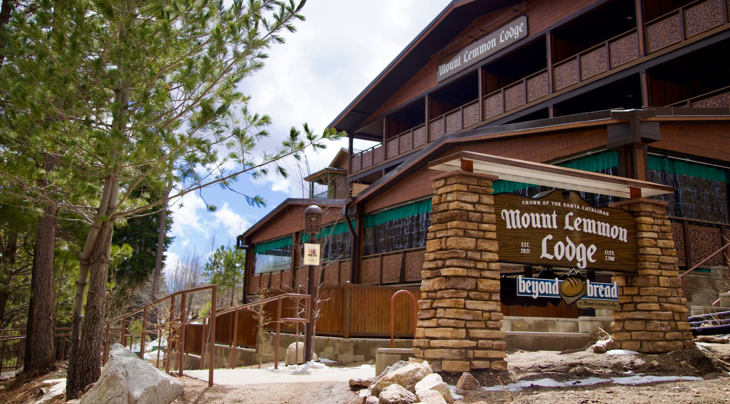 Mountaintop Dining With Beyond Bread at Mount Lemmon Lodge
