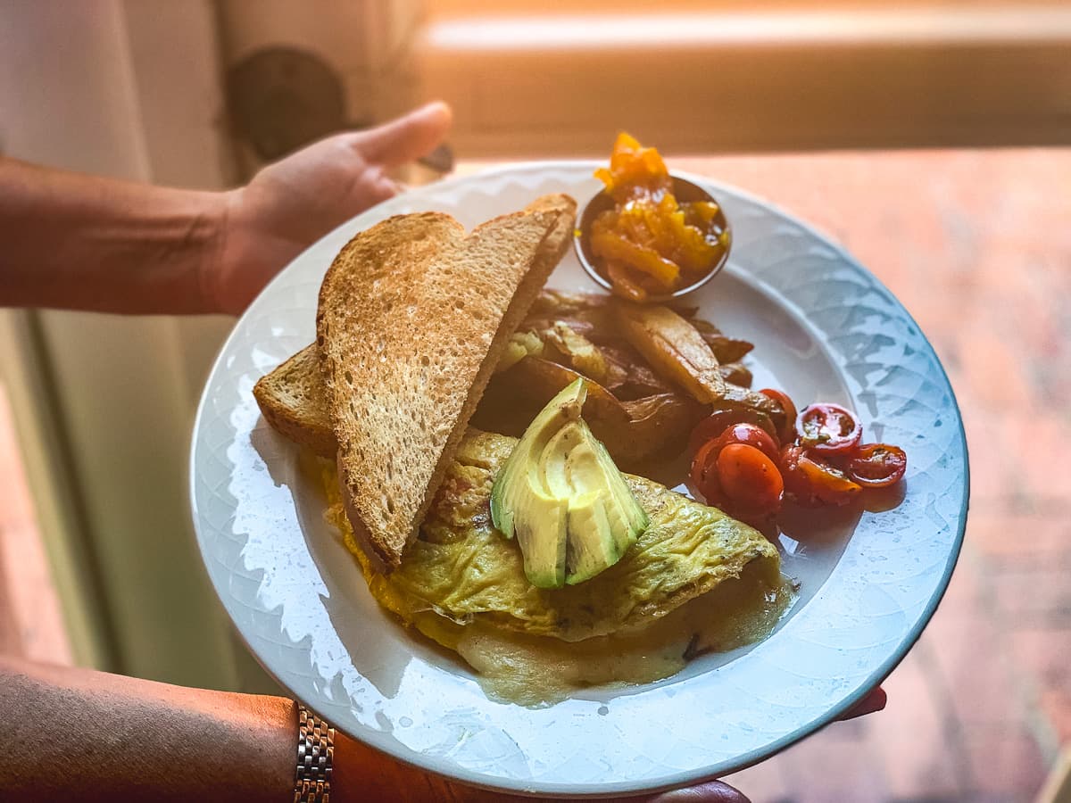 Brunch Must: Vegetarian Omelette at Arizona Inn