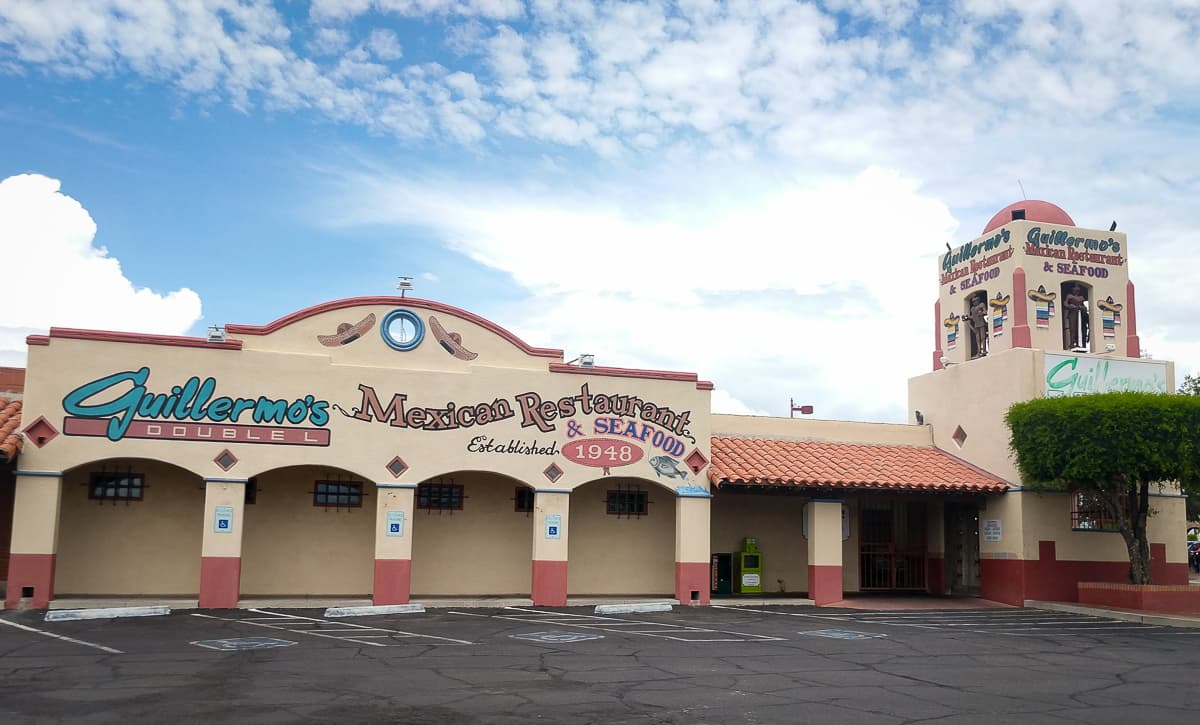 Facade at Guillermo's Double L Mexican Restaurant & Seafood (Credit: Adilene Ibarra)