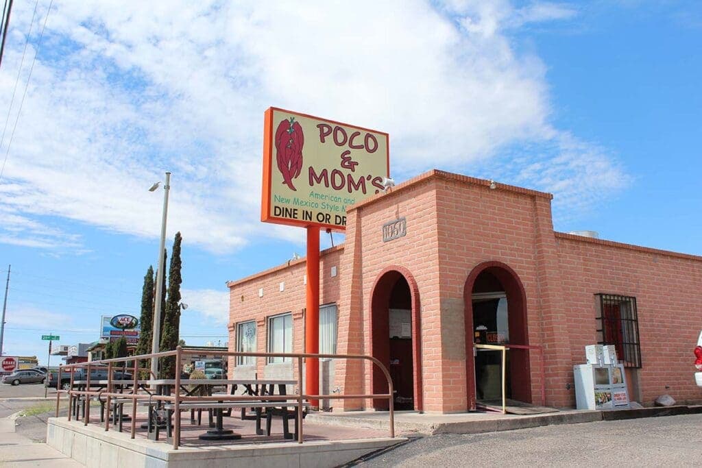 Poco & Mom's