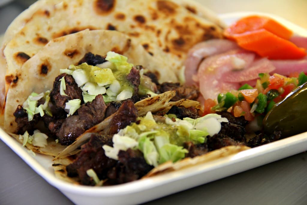 Tacos Rasurados at Tacos Apson (Credit: Gloria Knott)