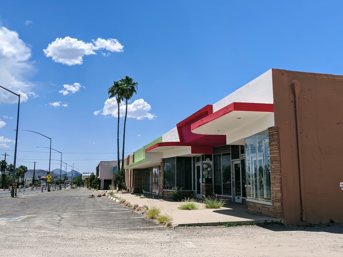 2243 and 2245 E. Broadway Blvd., future home to Lerua's Fine Mexican Foods (Credit: Jackie Tran)