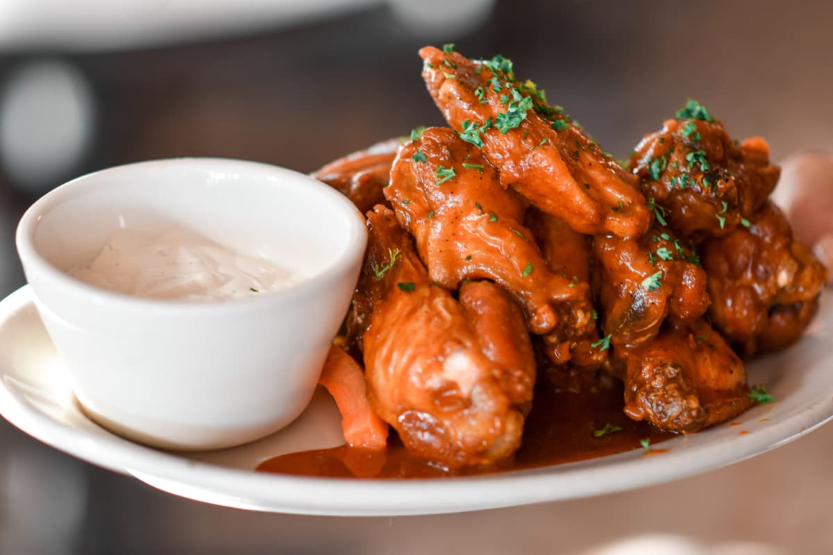 Wings at Rocco's Little Chicago (Photo by Kim Johnston)
