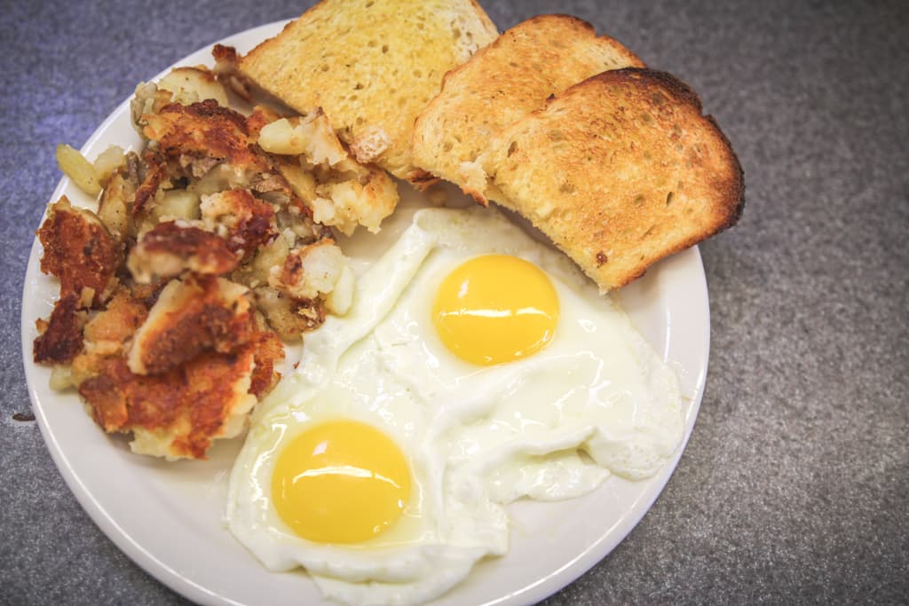 Early Bird Special at Bobo's Restaurant (Credit: Shana Gegantoca)