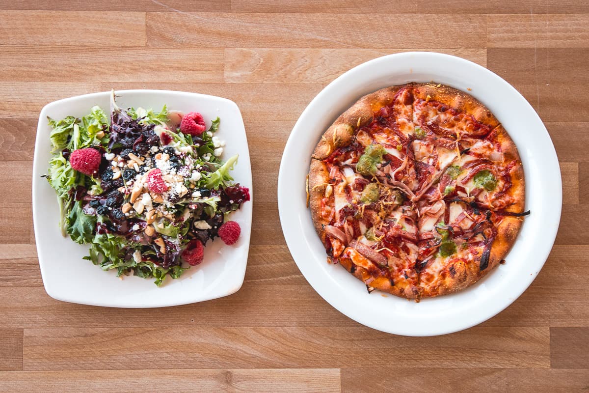 Lunch Special at BZ's Pizza (Credit: Jackie Tran)