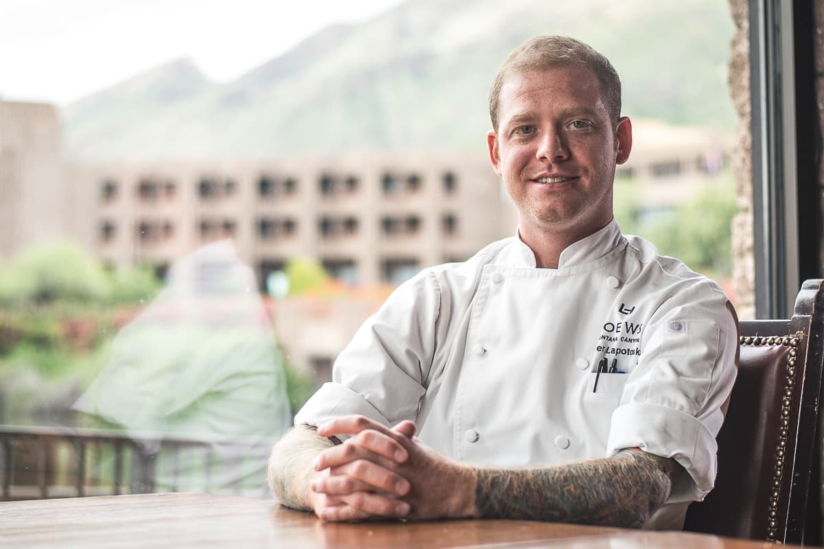 Executive sous chef Tyler Lapotosky at the Flying V Bar & Grill at Loews Ventana Canyon Resort (Credit: Jackie Tran)
