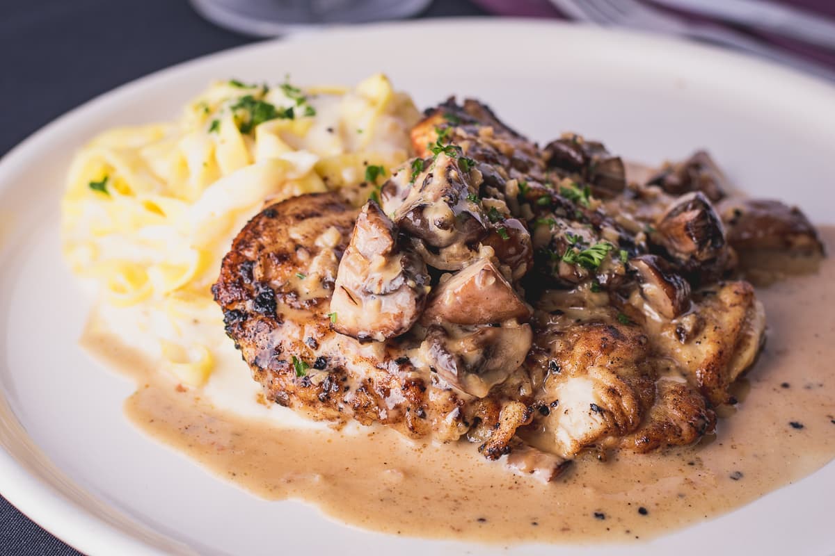 Chicken Marsala at Classic Spaghetti Western Steakhouse (Credit: Jackie Tran)