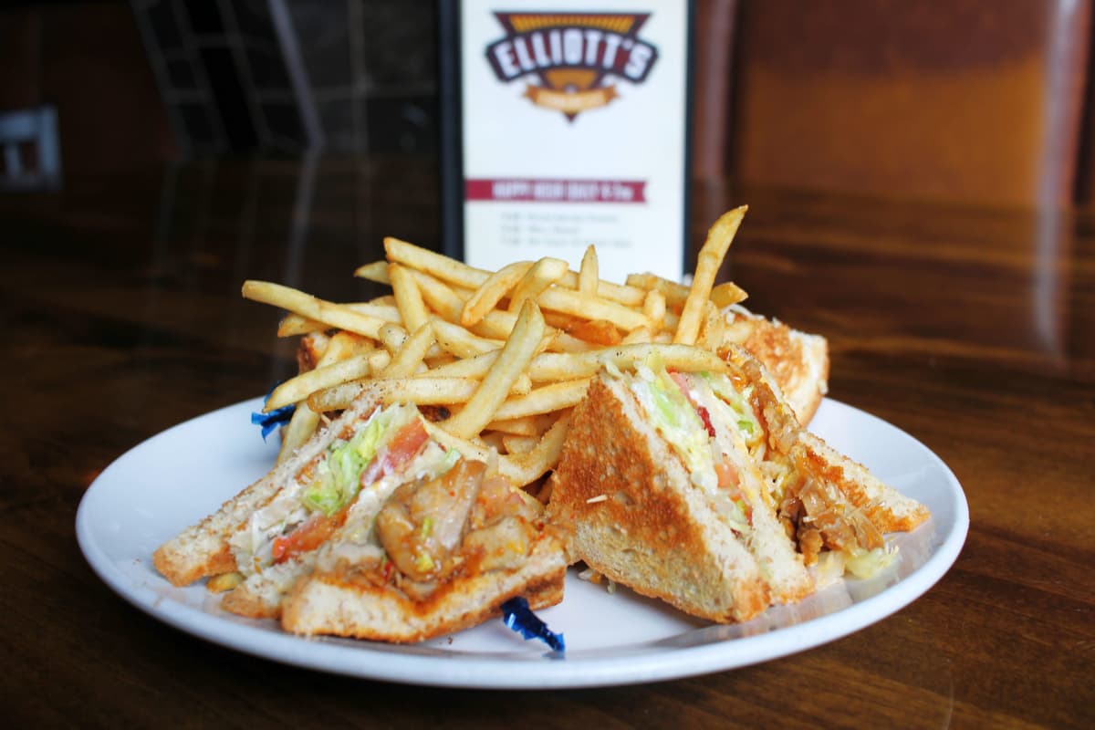 The Duck Club at Elliott’s on Congress (Photo by Mark Whittaker)