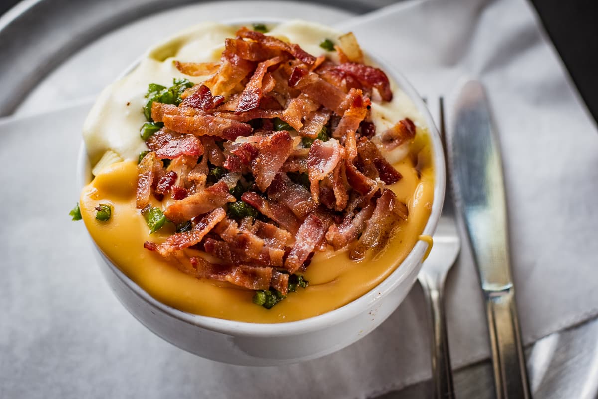 Scratch-kitchen made Bacon/Jalapeño Mac at the Drunken Chicken (Credit: Jackie Tran)