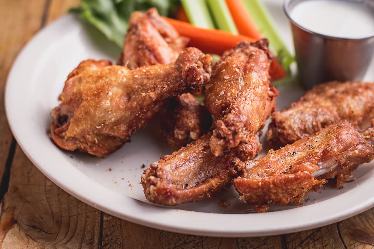 House Smoked Chicken Wings at the Horseshoe Grill (Credit: Jackie Tran)