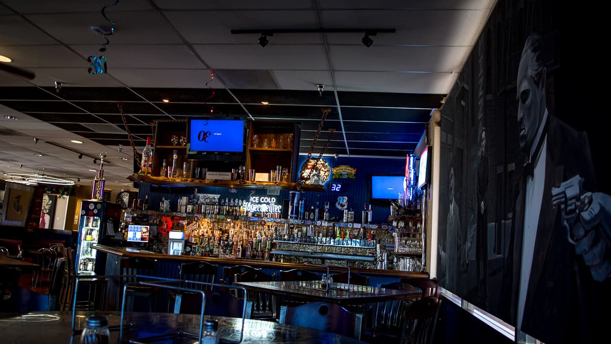 Interior at BZ's Pizza (Credit: Jackie Tran)