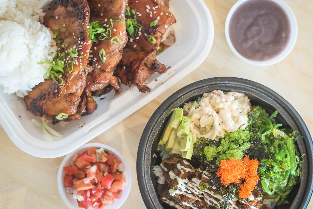 Hawaiian BBQ Chicken Plate and Poke Bowl at Island Lunch Plate (Credit: Jackie Tran)