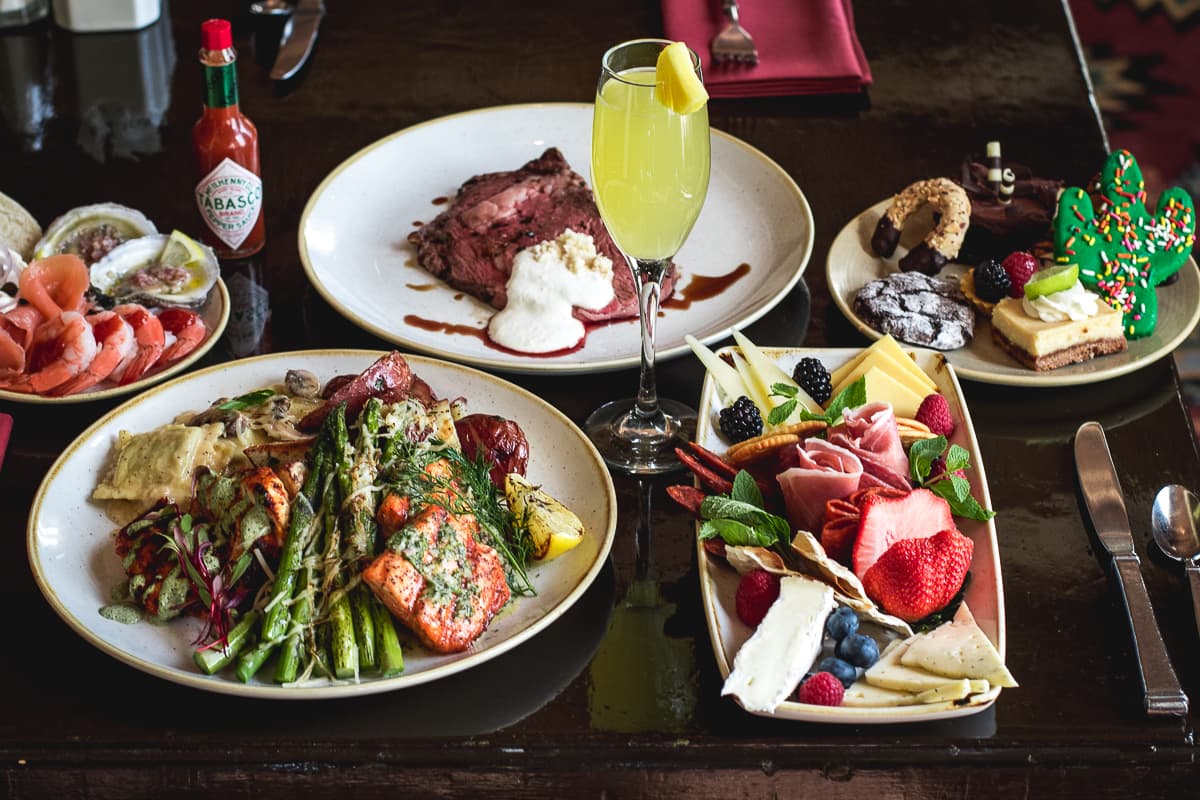 Sunday lunch at Tanque Verde Ranch (Credit: Jackie Tran)