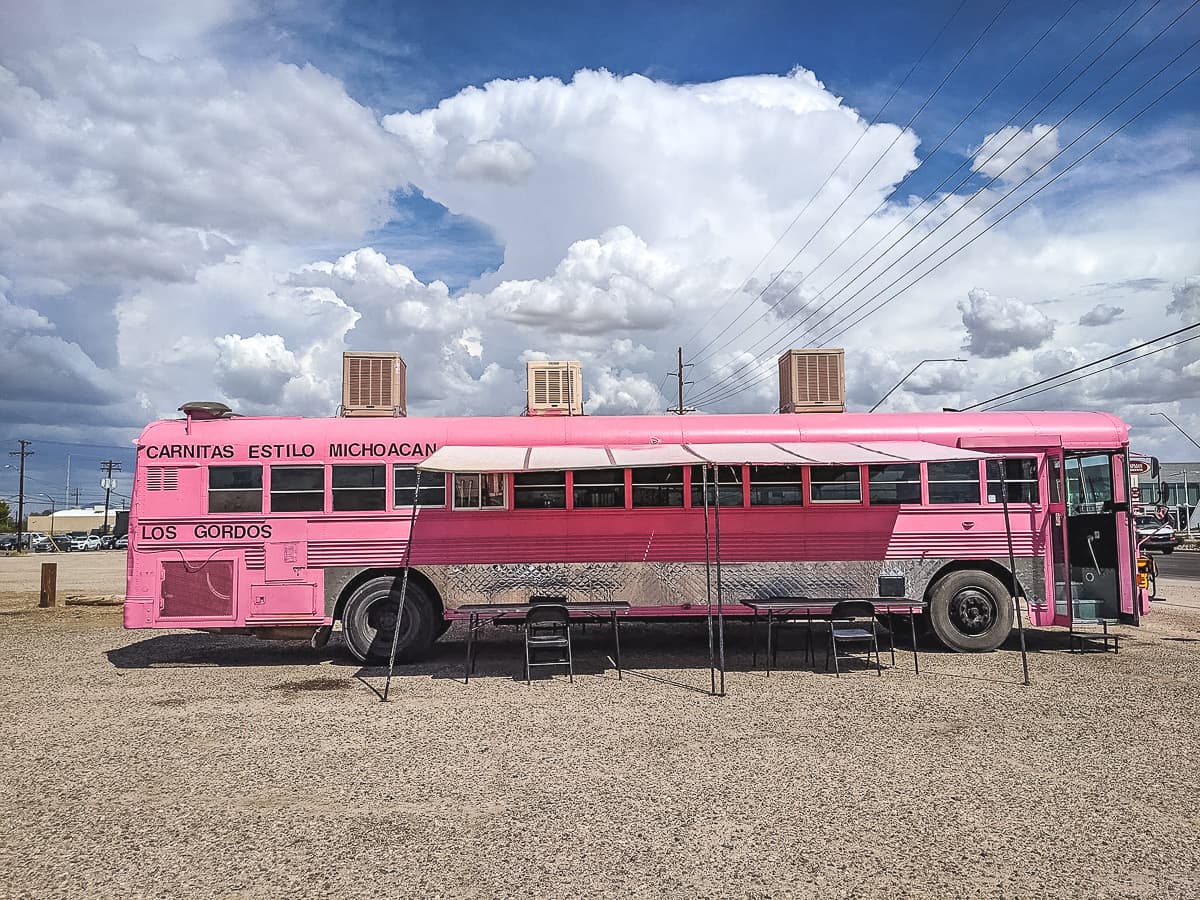 Carnitas Estilo Michoacán Los Gordos bus