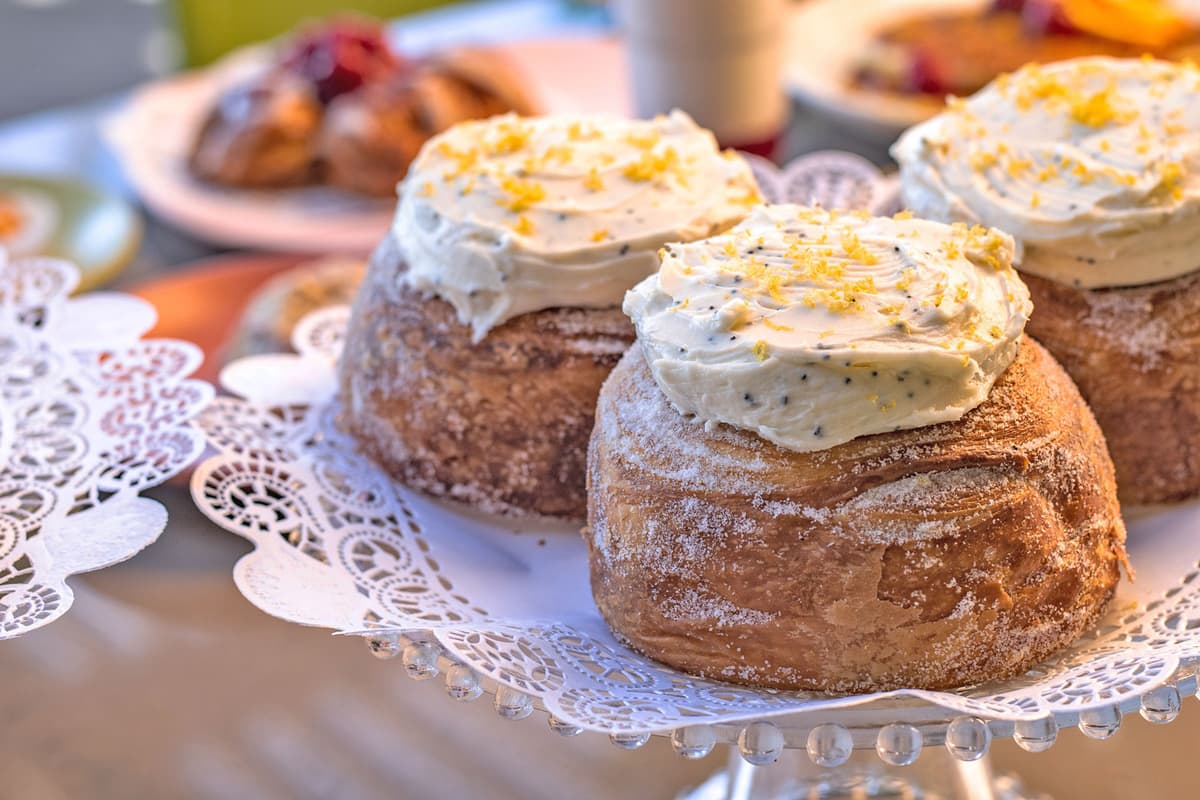 Lemon Sweet Roll with Cream Cheese Icing at Le Buzz in Tucson