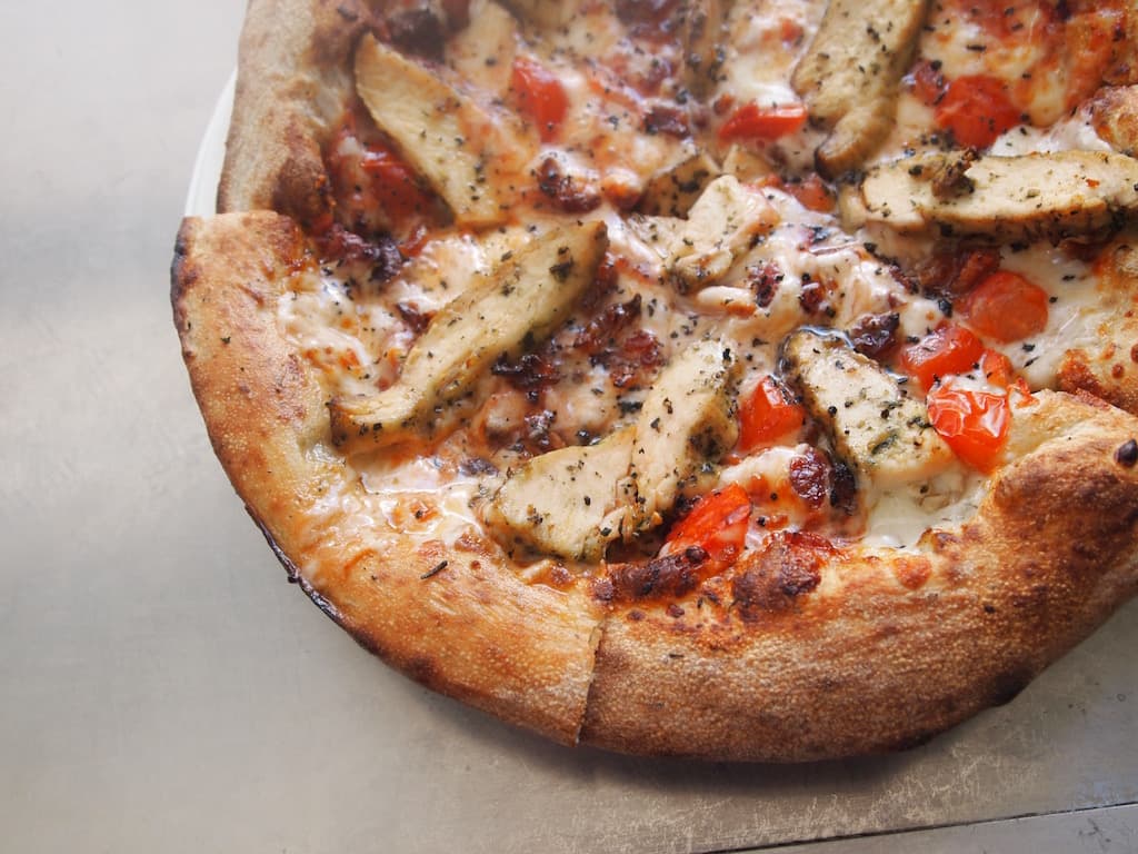Grilled Chicken Pizza by Jozarelli's (Photo credit: Kim M. Bayne) Grilled Chicken Pizza by Jozarelli's (Photo credit: Kim M. Bayne)