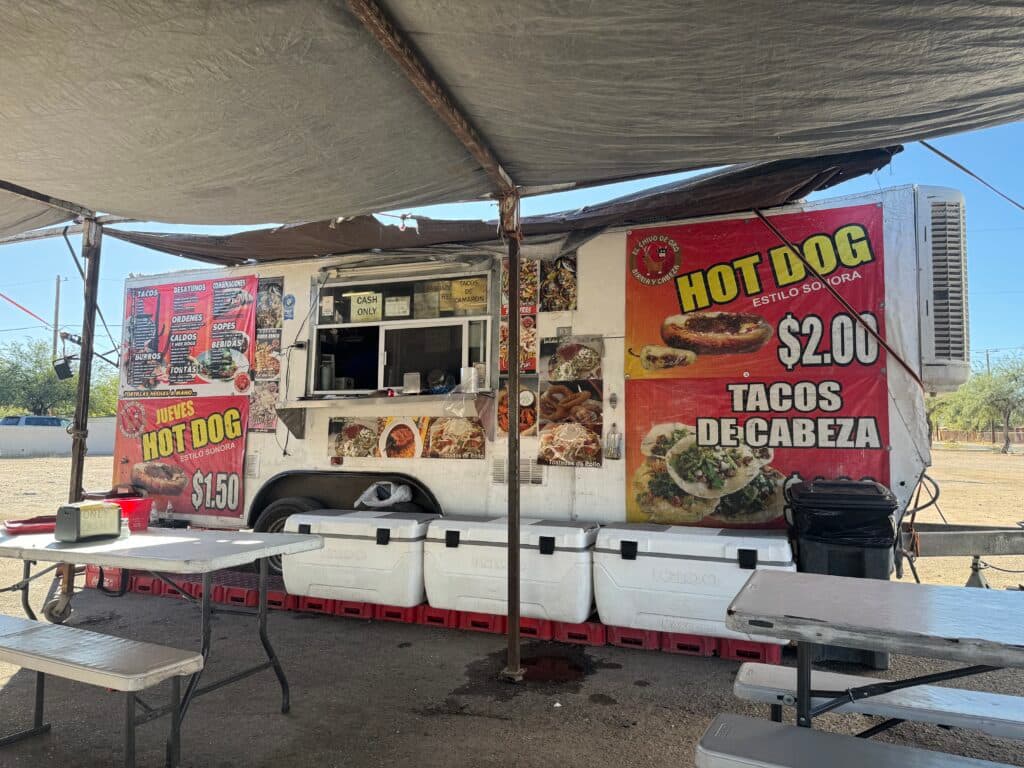 Exterior at El Chivo de Oro (Photo by Elian Macias Parada)
