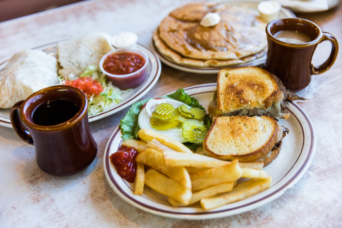 Mr. Gâs Roast Beef Heaven at Omar's Hi-Way Chef Restaurant (Credit: Taylor Noel Photography)