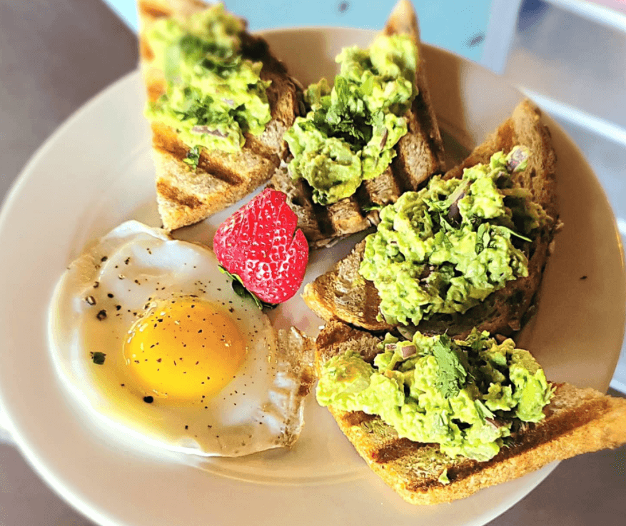 Café Maggie, A Neighborhood Spot