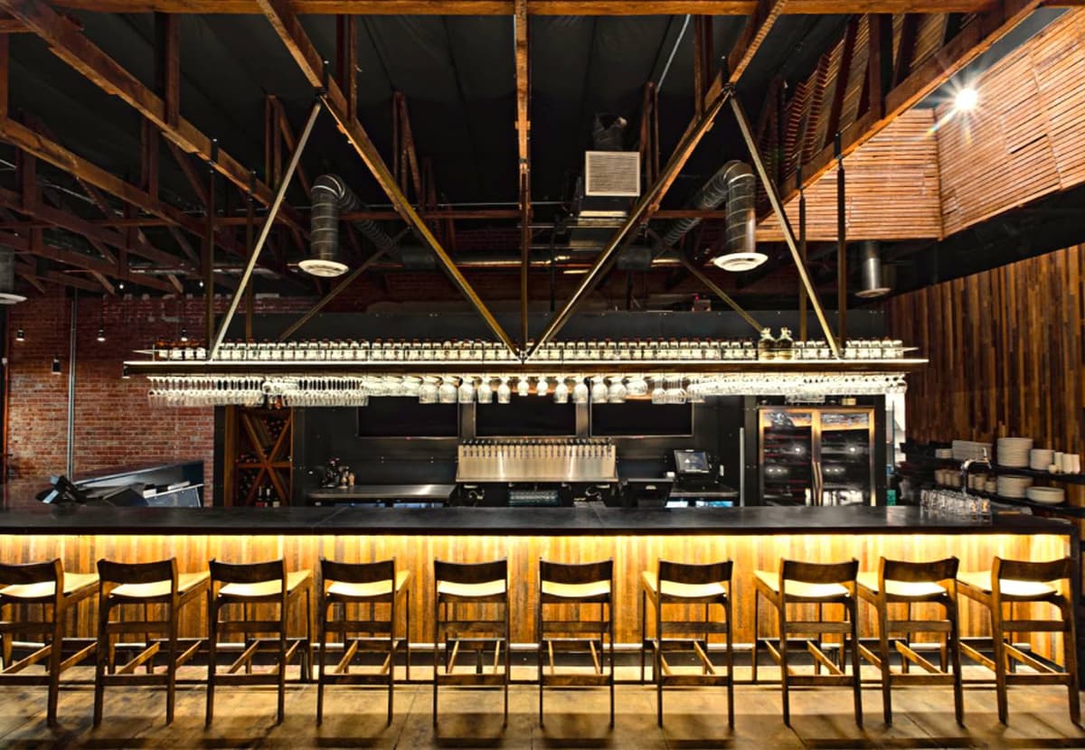Ermanos Craft Beer & Wine Bar Main Bar (Credit: Ermanos)