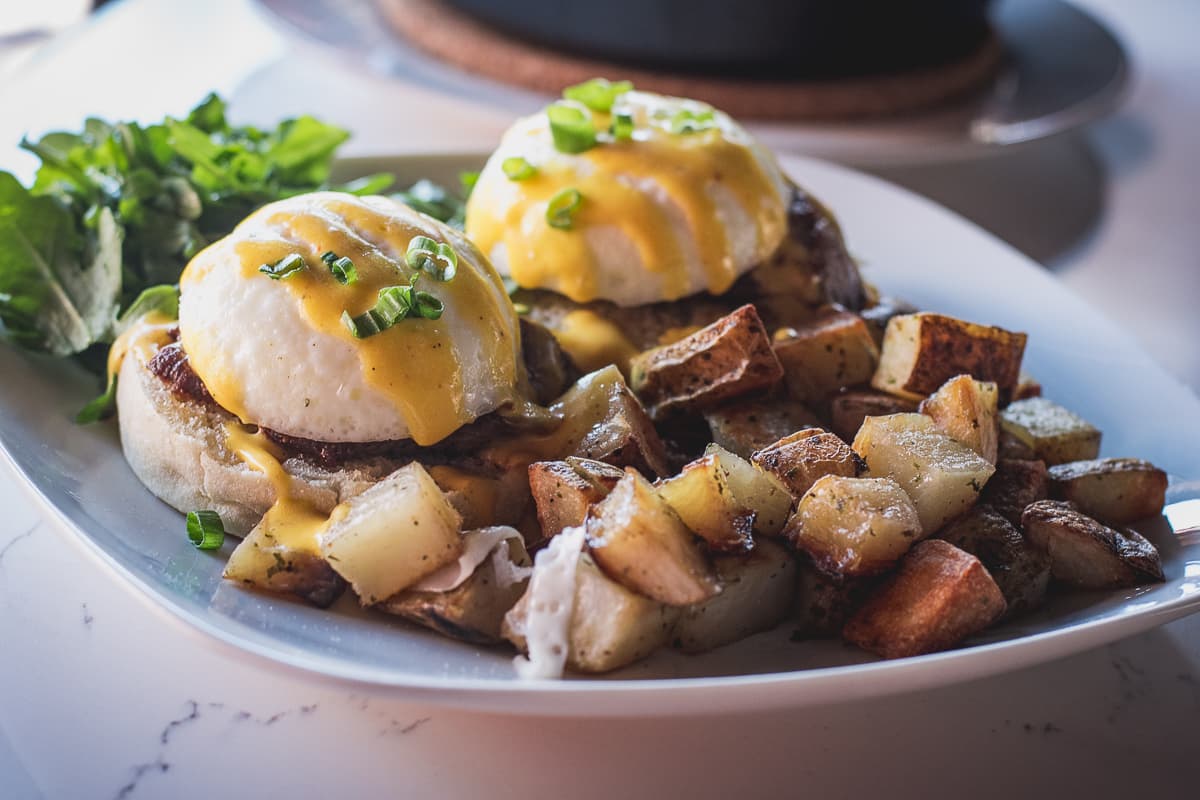 Steak Eggs Benedict at Teaspoon (Credit: Jackie Tran)