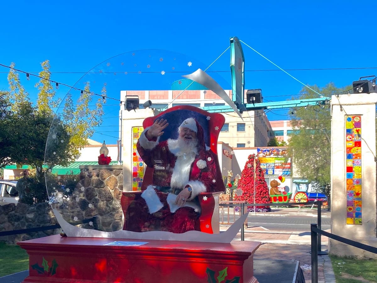Holiday Blvd. at Main Gate Square