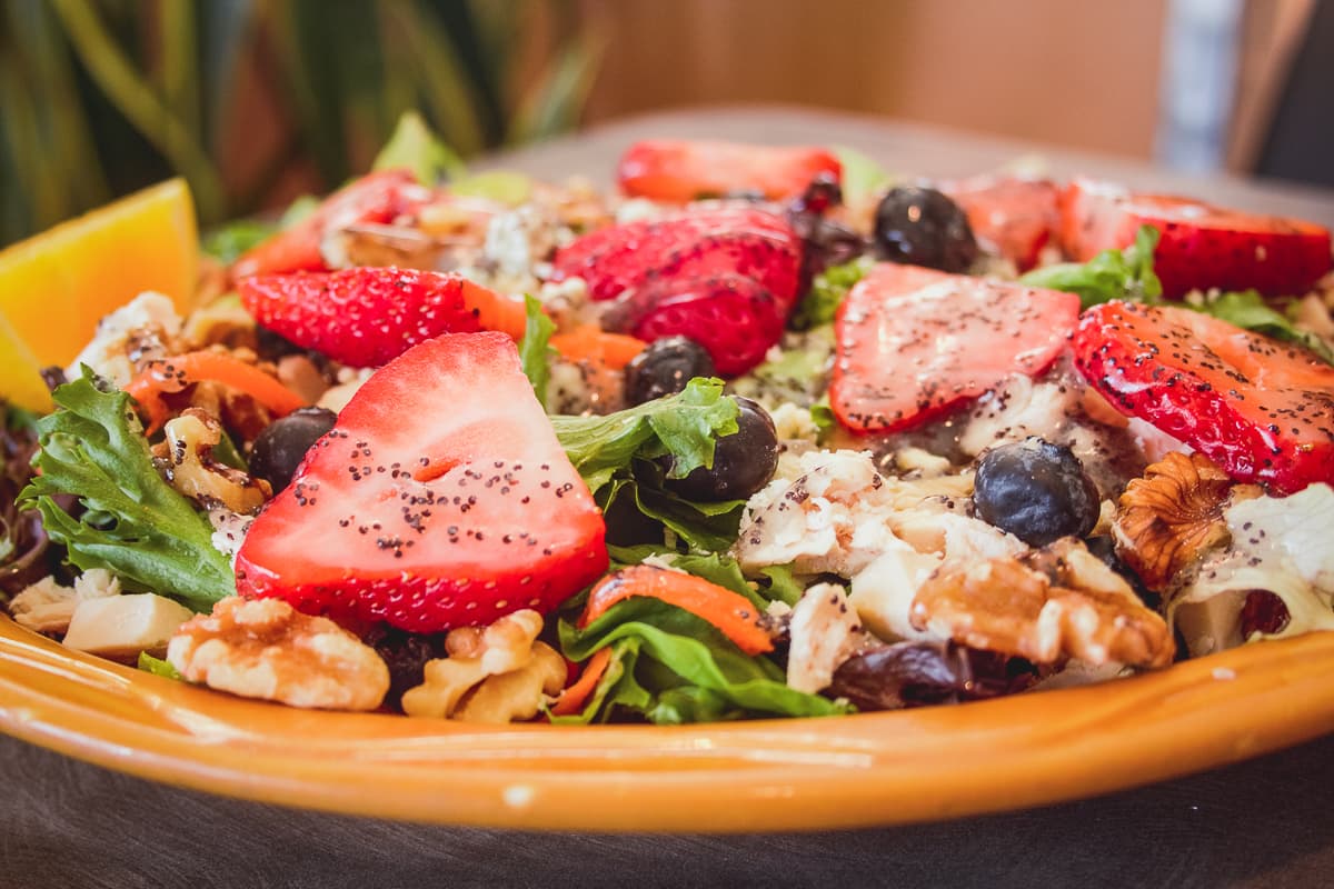 Strawberry and Chicken Salad at Eclectic Cafe (Credit: Brian White)