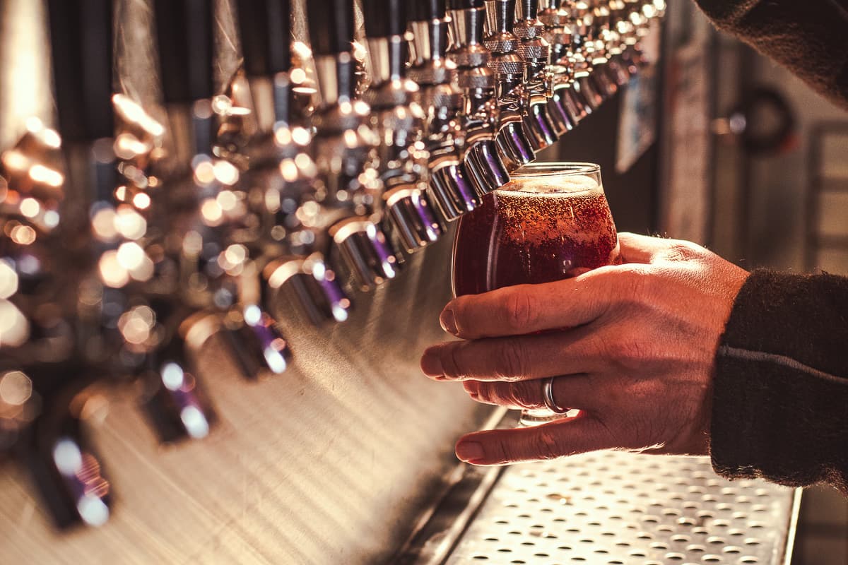 Beer pour at Iron John's Brewing Company (Credit: Jackie Tran)