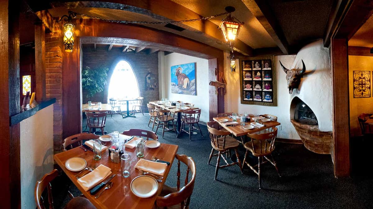 Interior to Jonathan's Cork (Credit: Alexander Landeen)