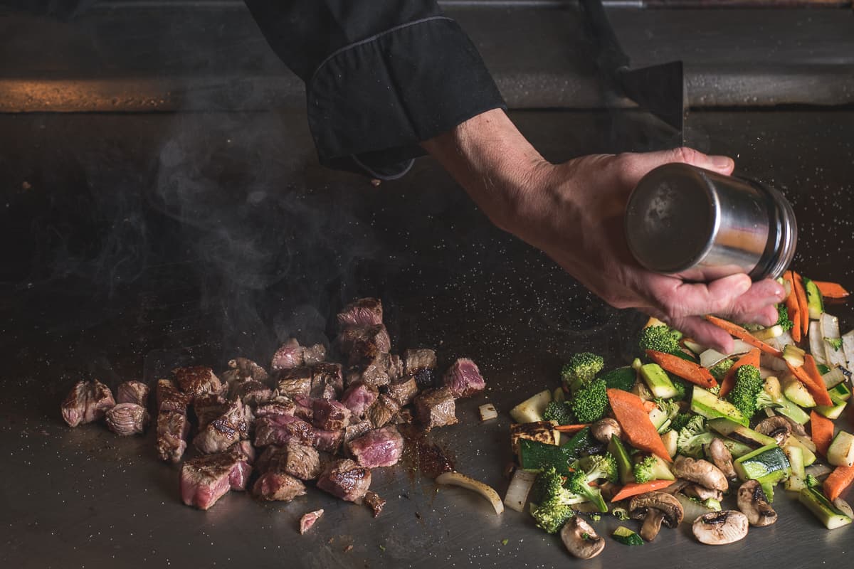 Master Teppan Chef Mike Meunier at Mr. An's (Credit: Jackie Tran)