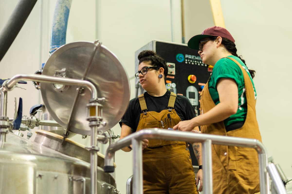 Las Hermanas IPA beer collab (Photo by Taylor Noel Photography)