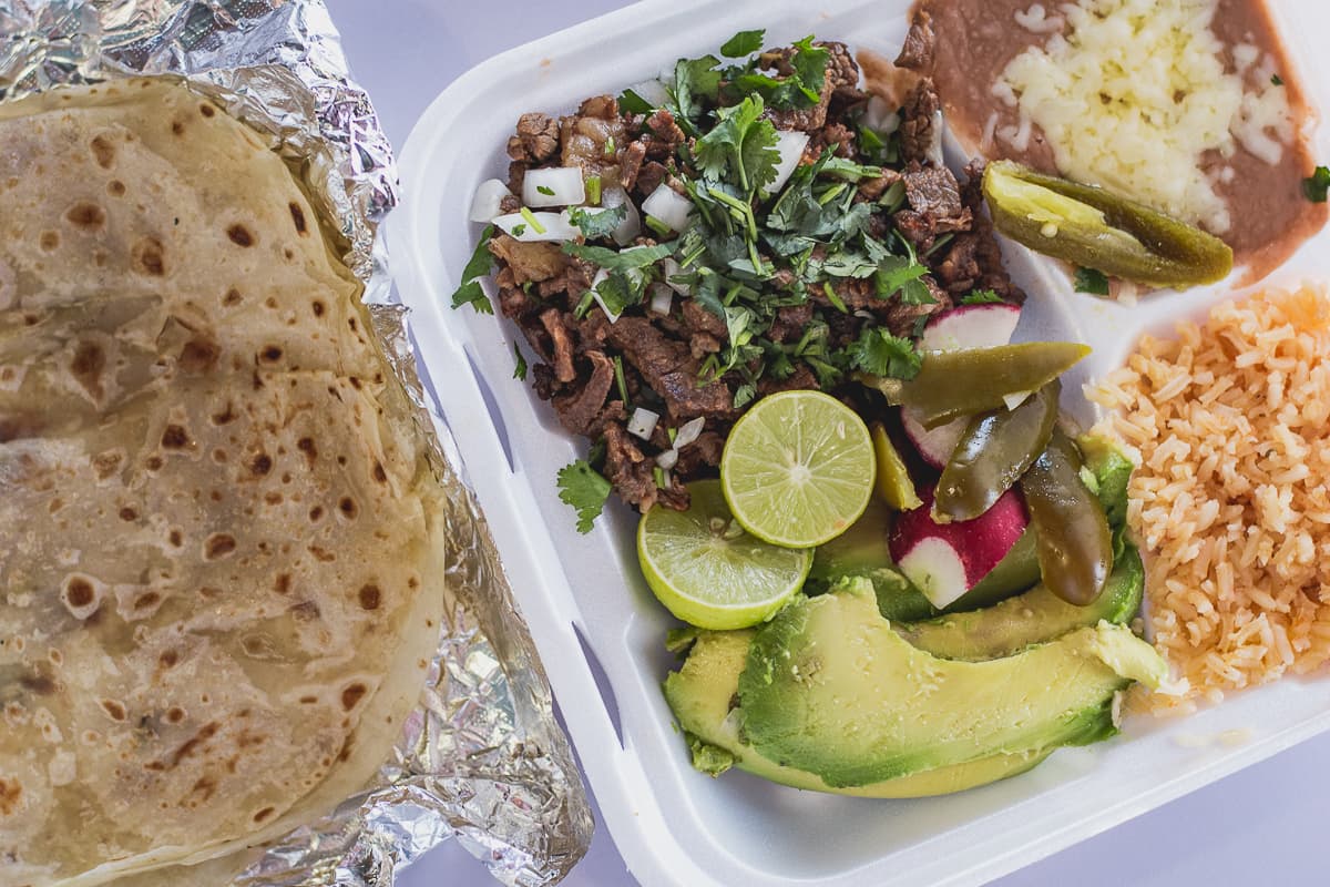 Carne asada plate at Taqueria Juanitos (Credit: Jackie Tran)