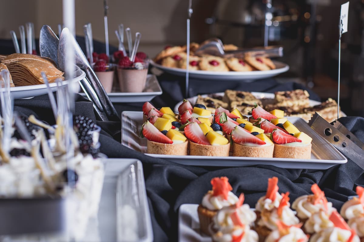 Assorted desserts at The Grill at Hacienda Del Sol Sunday Brunch (Photo by Jackie Tran)