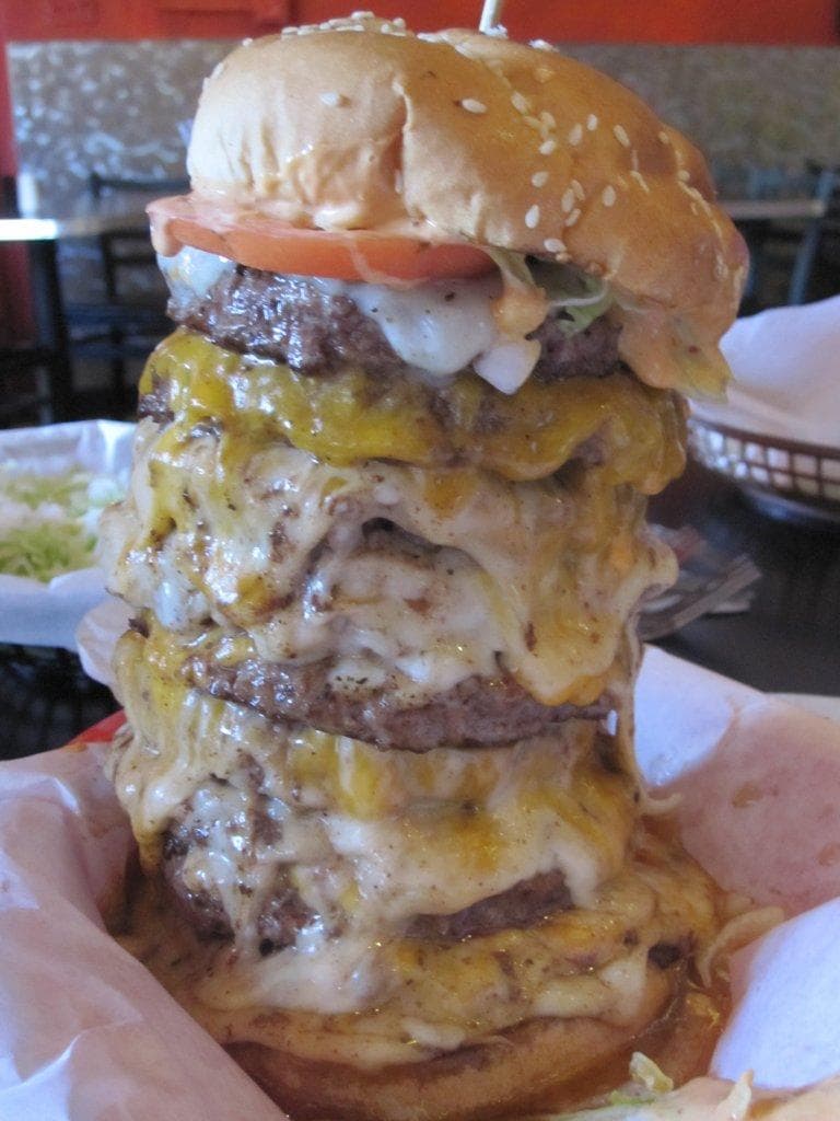 Lindy's OMFG burger (Credit: foodchallenges.com)