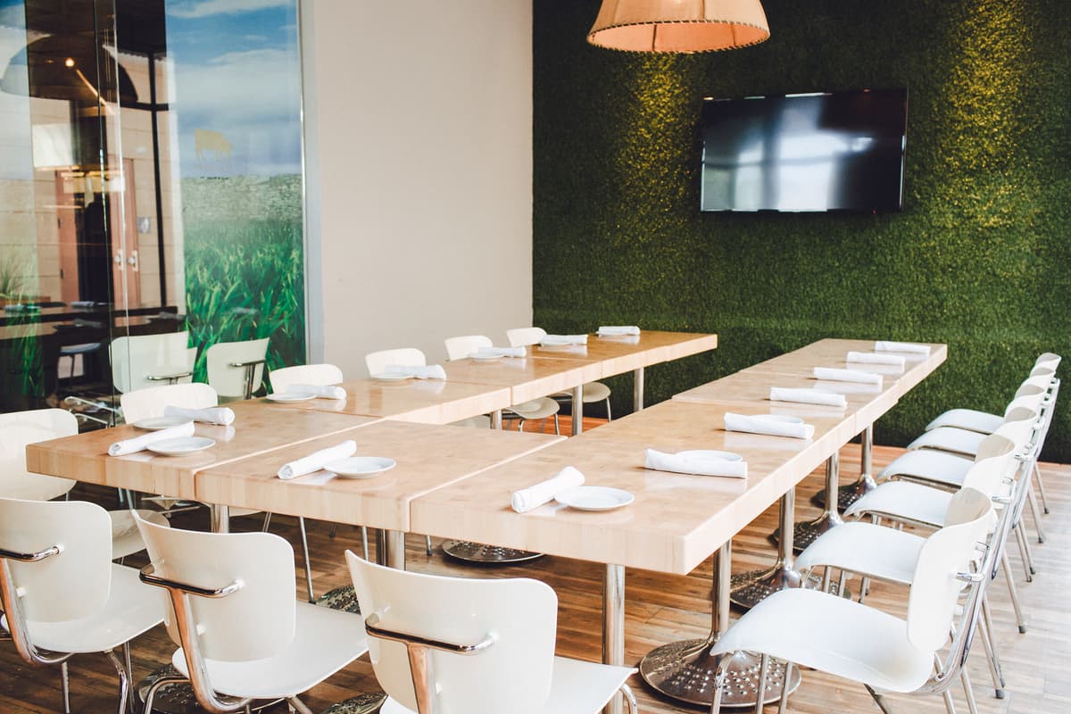 Private dining room at Zinburger (Photo courtesy of Zinburger)