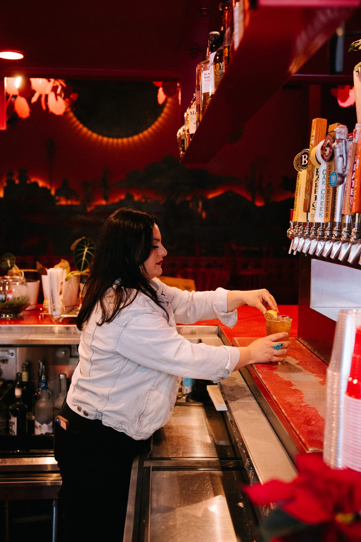 Rachel D’Acquisto of Ray Ray’s Sonoran Spirit Tea (Photo by Anna Smirnova)