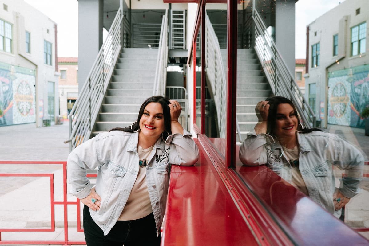 Rachel D’Acquisto of Ray Ray’s Sonoran Spirit Tea (Photo by Anna Smirnova)
