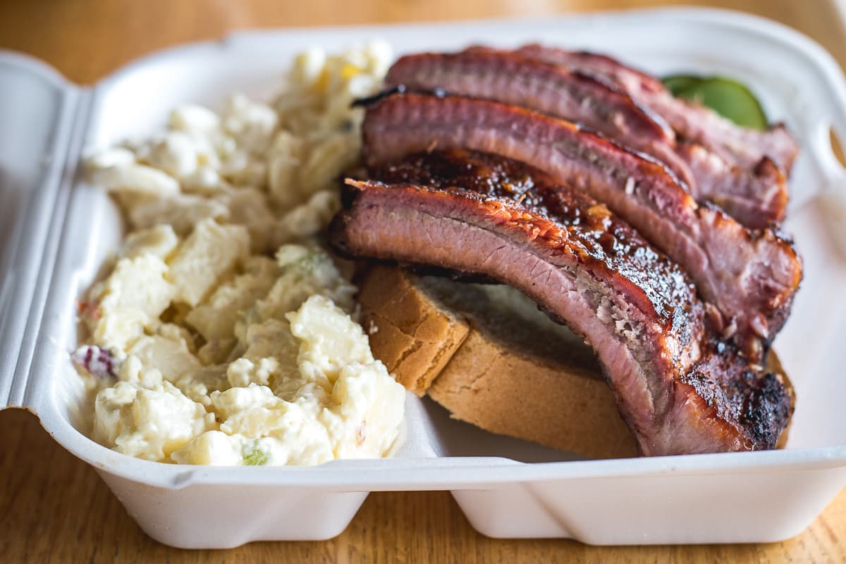 Ribs at Red Desert BBQ (Credit: Jackie Tran)