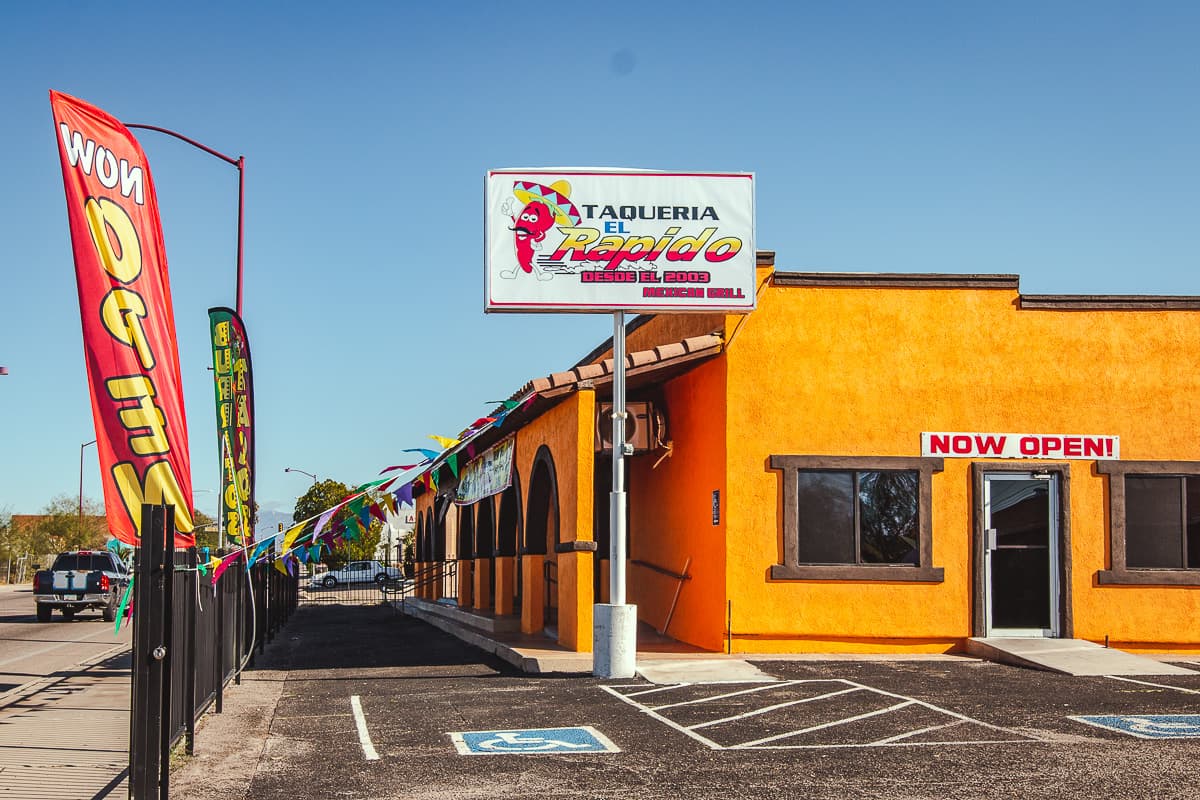 Facade at Taqueria El Rapido (Credit: Jackie Tran)