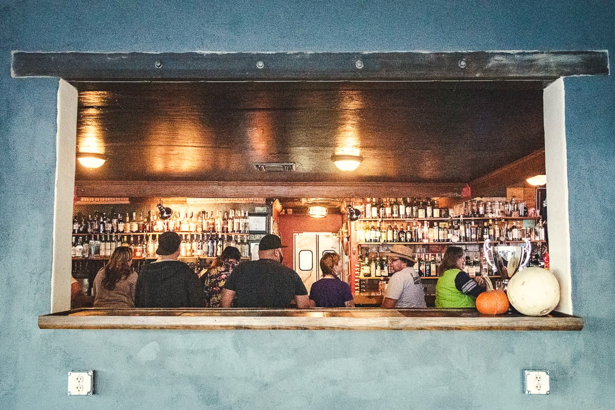 Bar at Saint Charles Tavern (Credit: Jackie Tran)