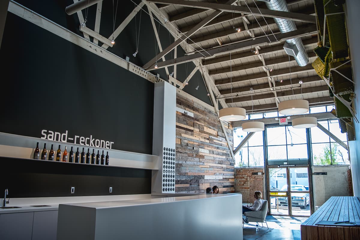 Sand-Reckoner Tasting Room in Tucson (Credit: Jackie Tran)