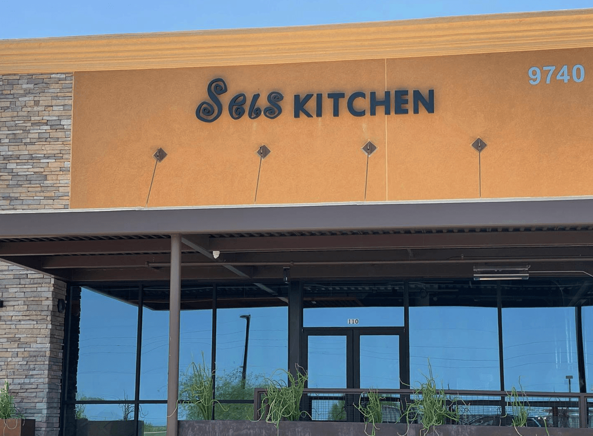 Seis Kitchen