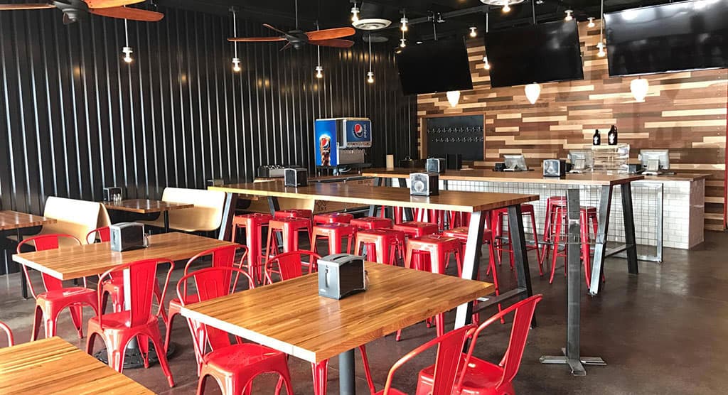 Serial Grillers seating at River & La Cholla location (Credit: Serial Grillers)