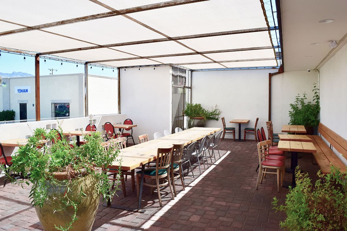 Patio at Smokey Mo (Photo by Dana Sullivan)