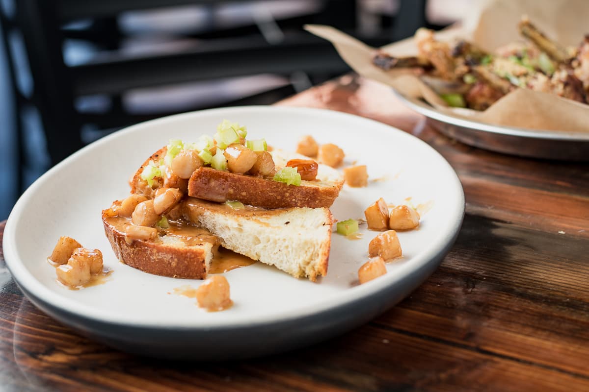 Scallop Bread at Thunder Canyon Brewstillery (Credit: Jackie Tran)