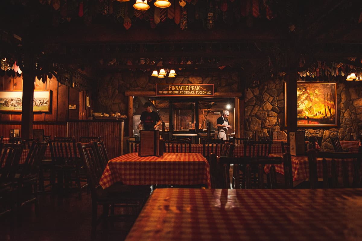 Dining room and grill at Pinnacle Peak (Credit: Jackie Tran)